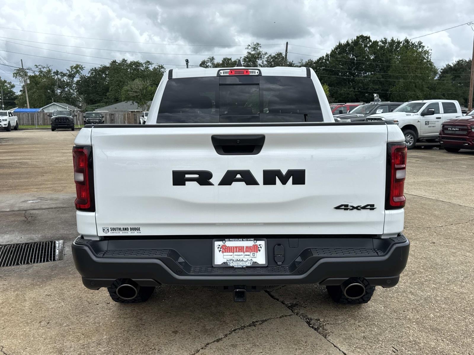 New 2026 Bright White Clear-Coat Exterior Paint RAM Warlock image 5