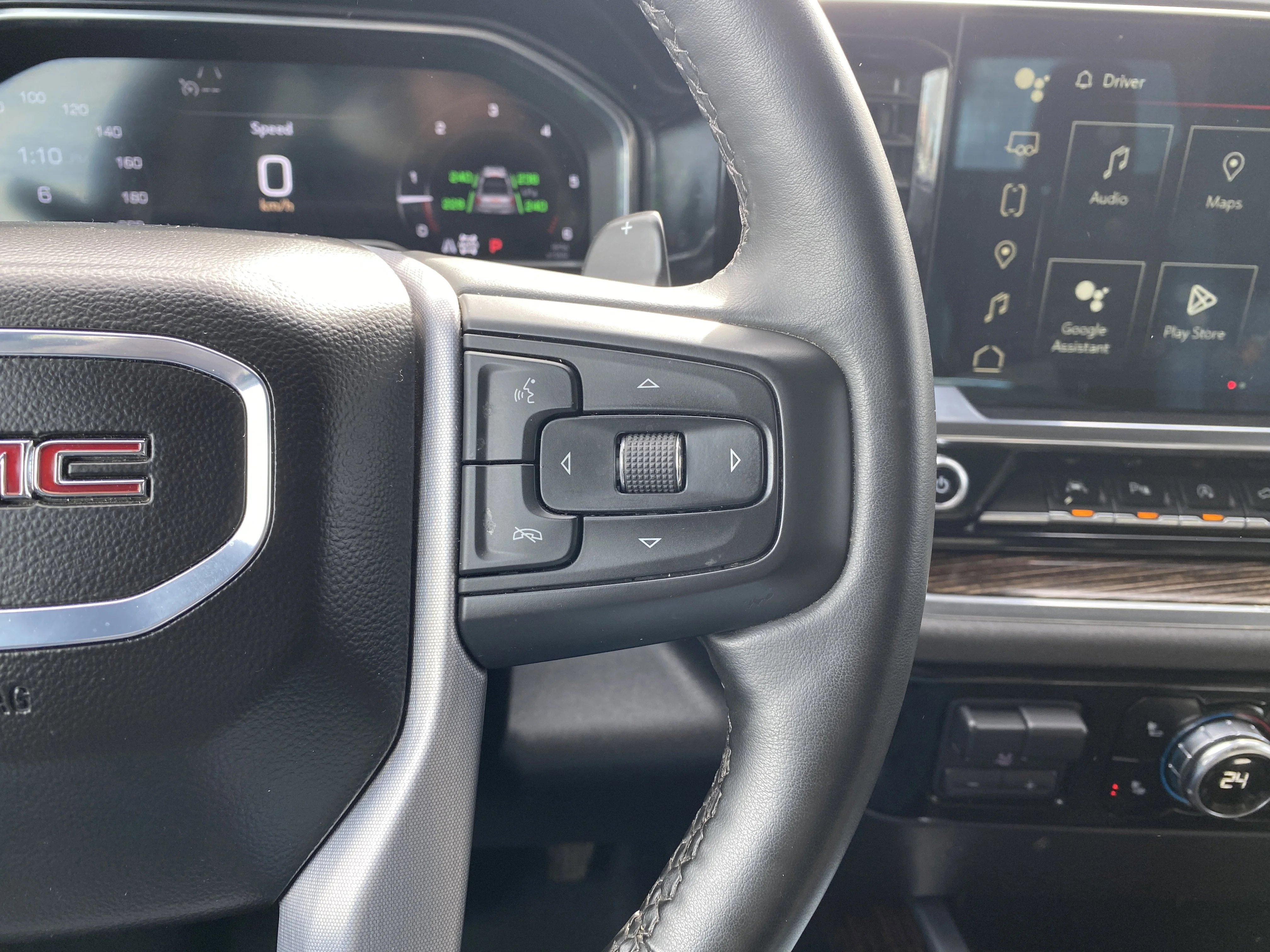 Certified Used 2024 White GMC Crew Cab Elevation * STANDARD BOX * BUCKETS * 360 CAMERA * image 13
