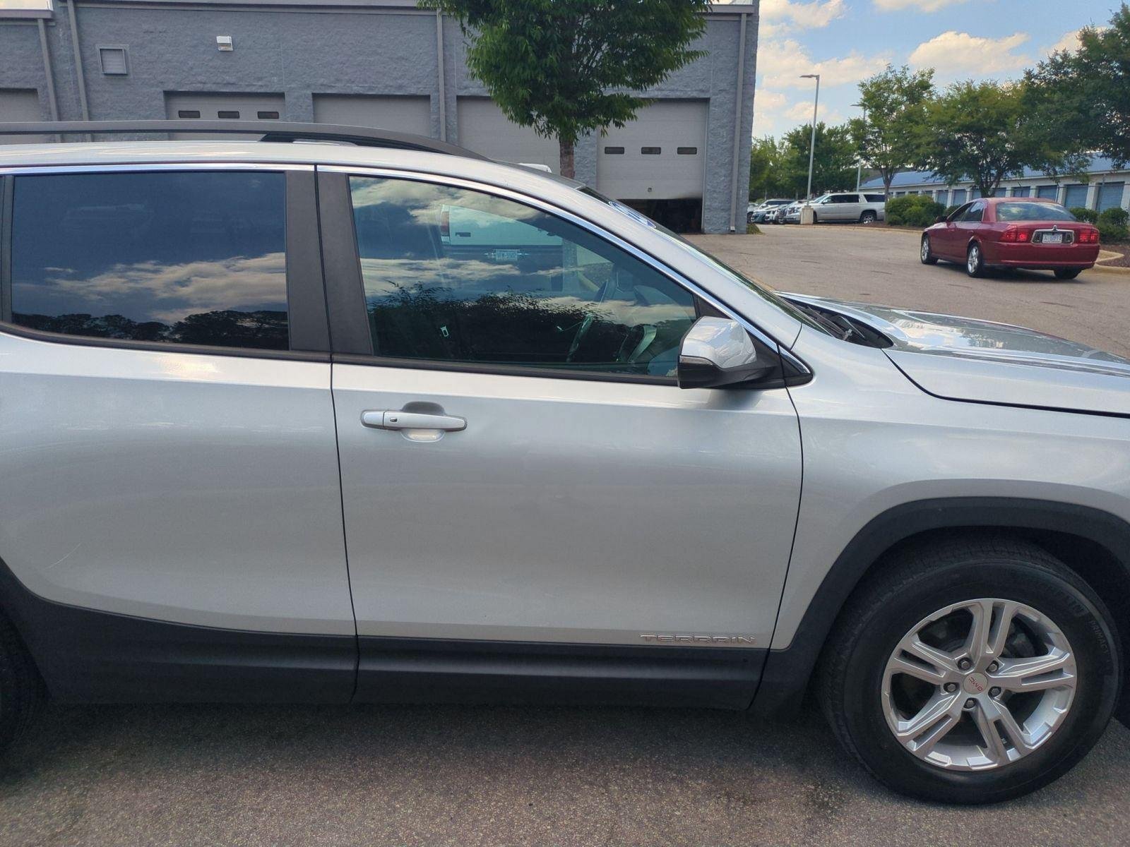 Used 2022 Quicksilver Metallic GMC SLE image 36