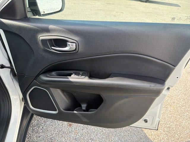 Used 2018 White Clearcoat Jeep Altitude image 20