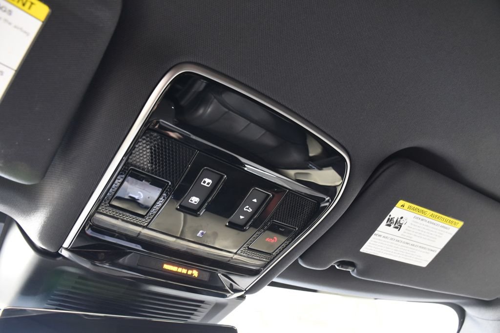 Used 2024 Santorini Black Metallic Land Rover SE image 33