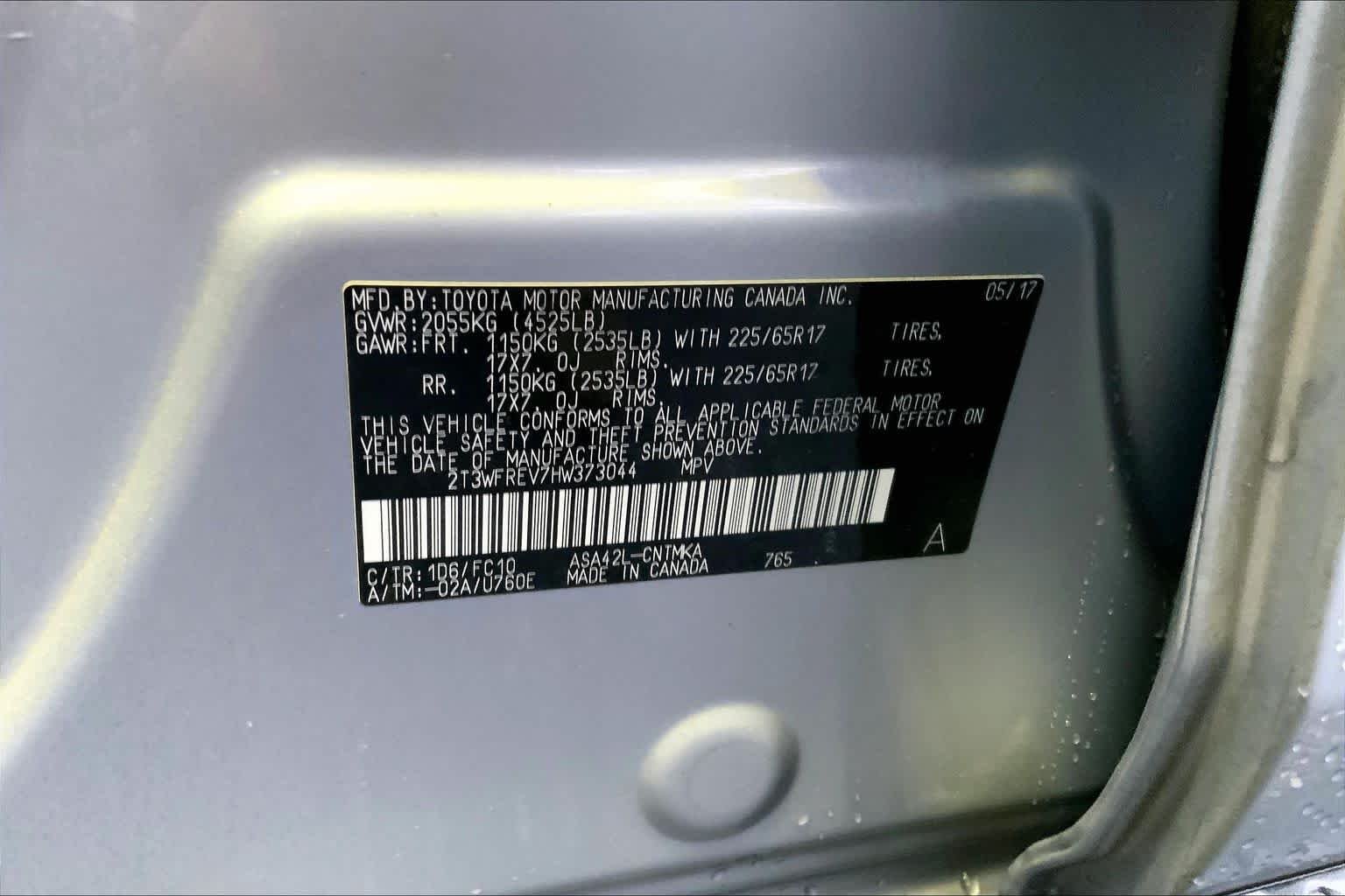 Used 2017 Silver Sky Metallic Toyota XLE image 29