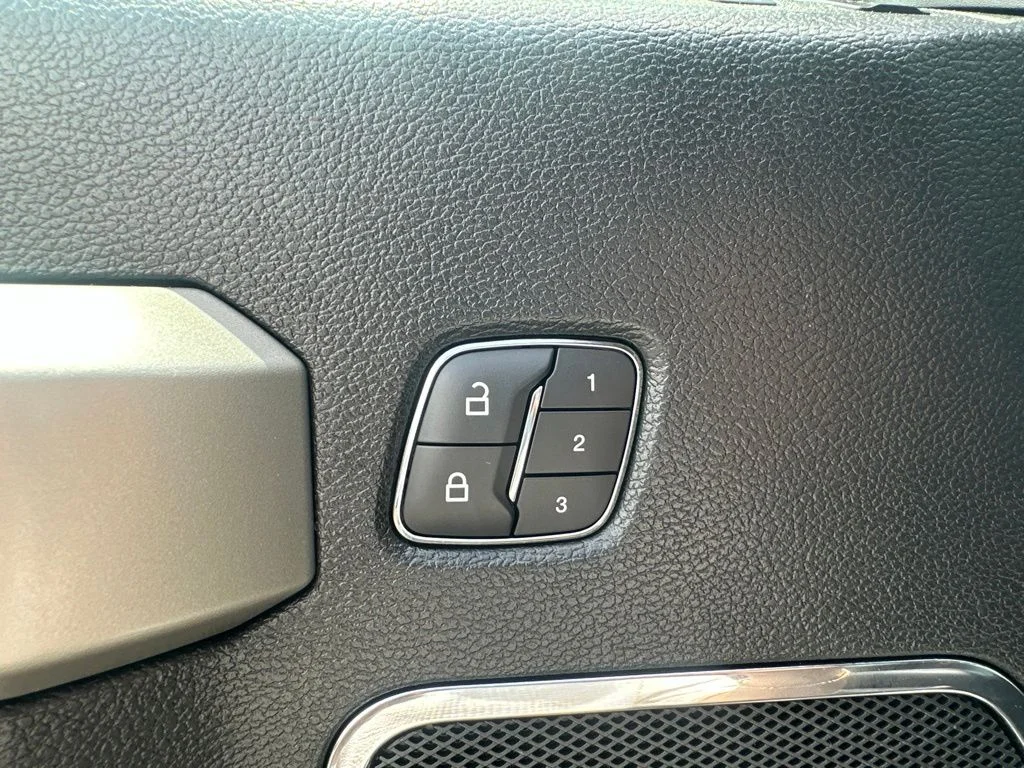 Used 2019 Gray Ford Lariat image 28