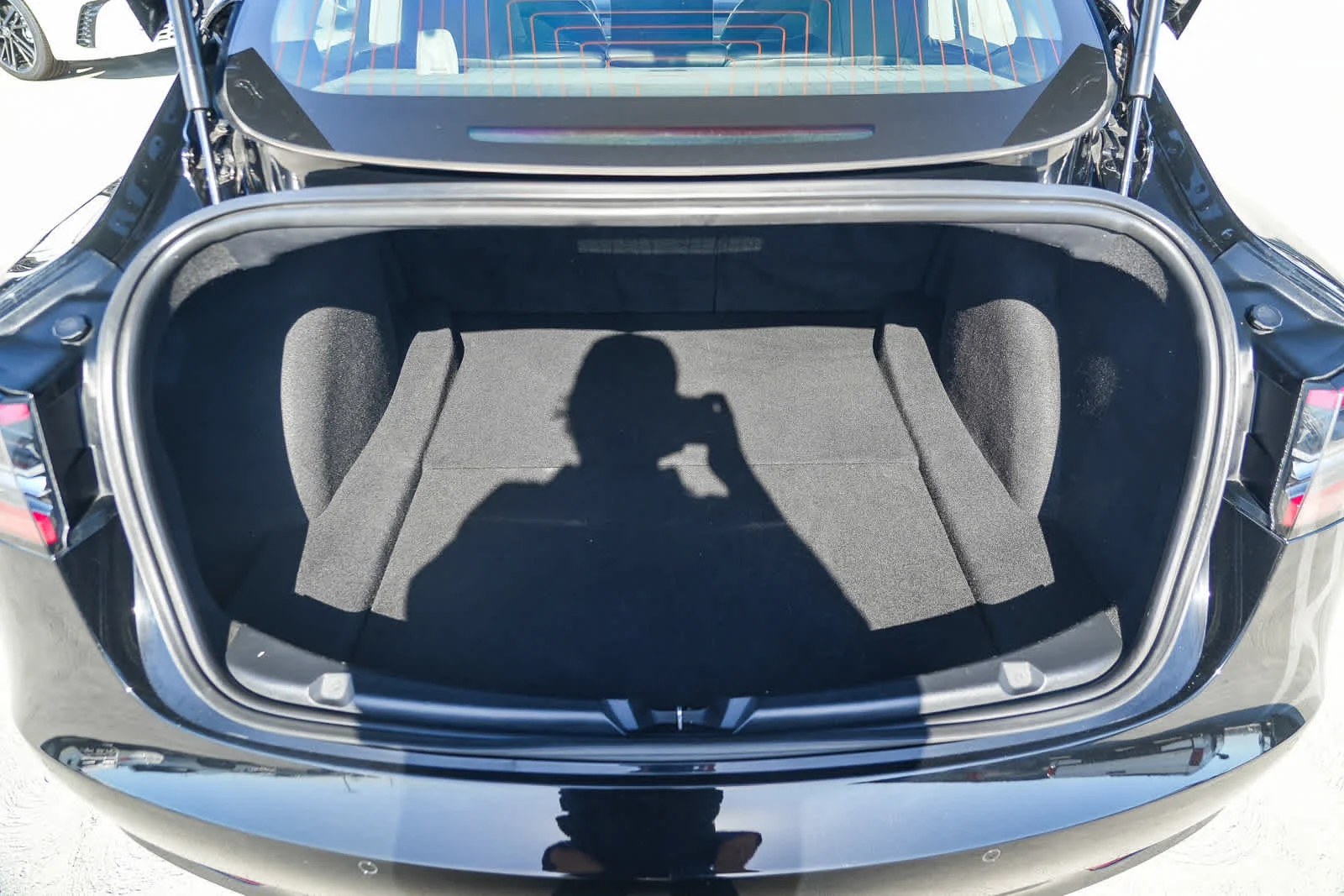 Used 2018  Tesla  image 25