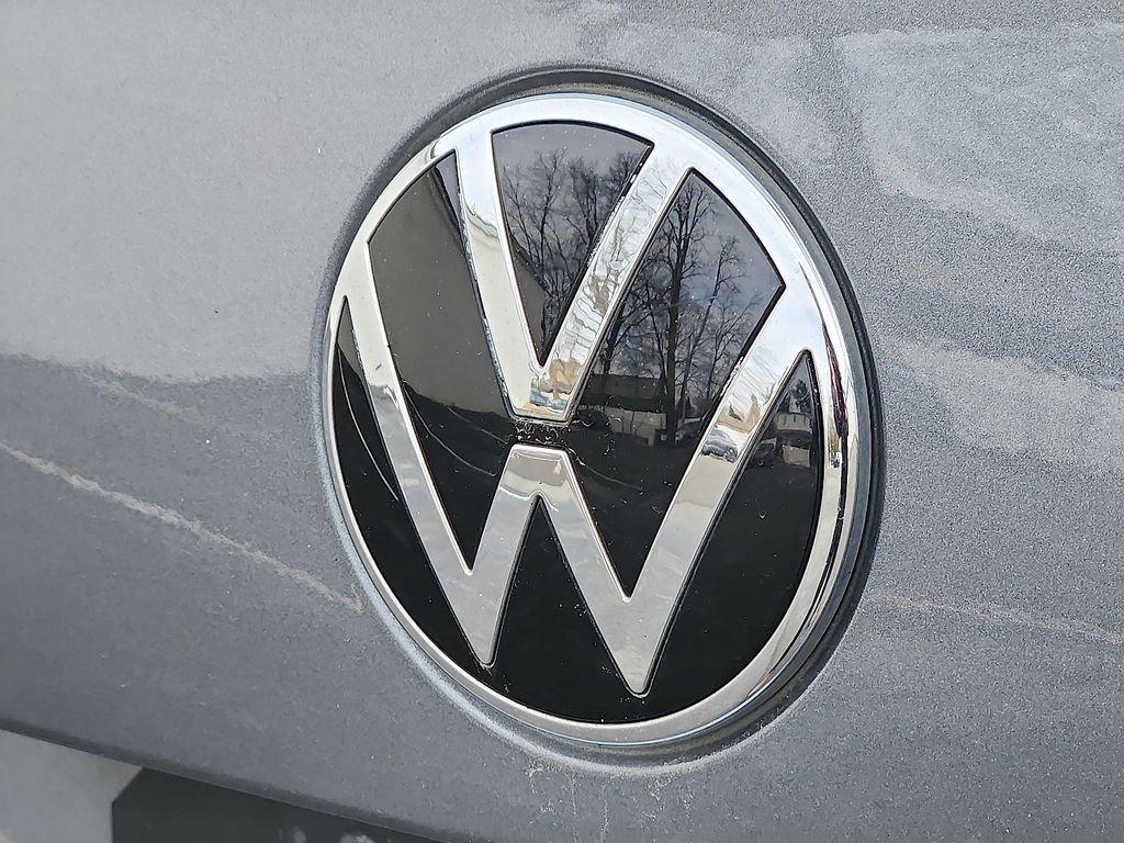 Used 2022 Gray Volkswagen 1.5T SEL image 34