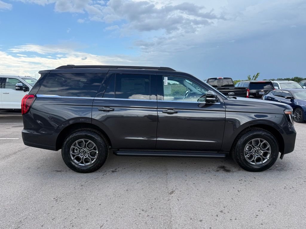 New 2027 Dark Matter Gray Metallic Ford Active image 31