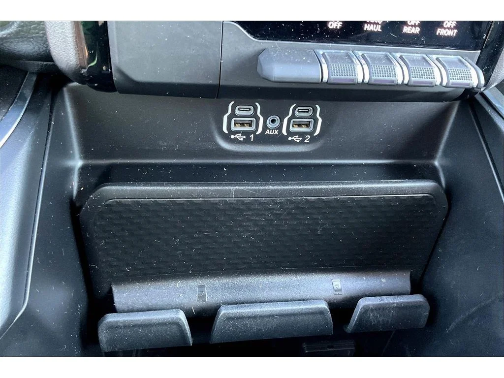 Used 2023  Ram Laramie image 22