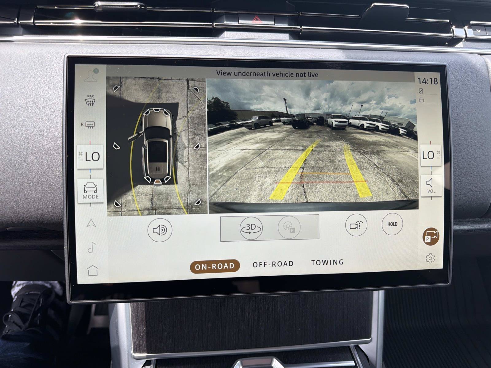 New 2026 Eiger Grey Land Rover SE image 12