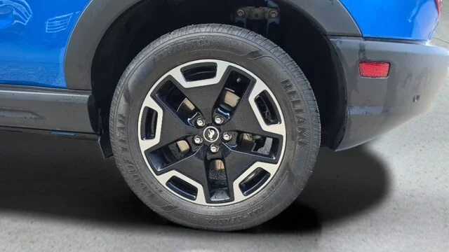 Used 2022 Blue Metallic Ford Outer Banks image 25