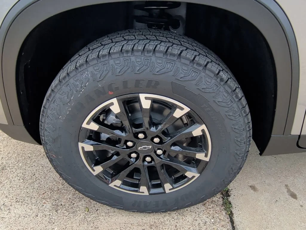 New 2026 Sterling Gray Metallic Chevrolet Z71 image 50