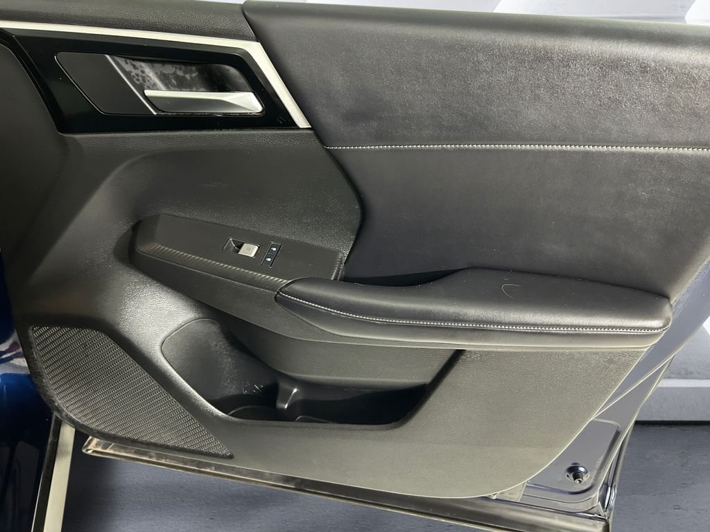 Used 2024 Blue Mitsubishi SE image 15