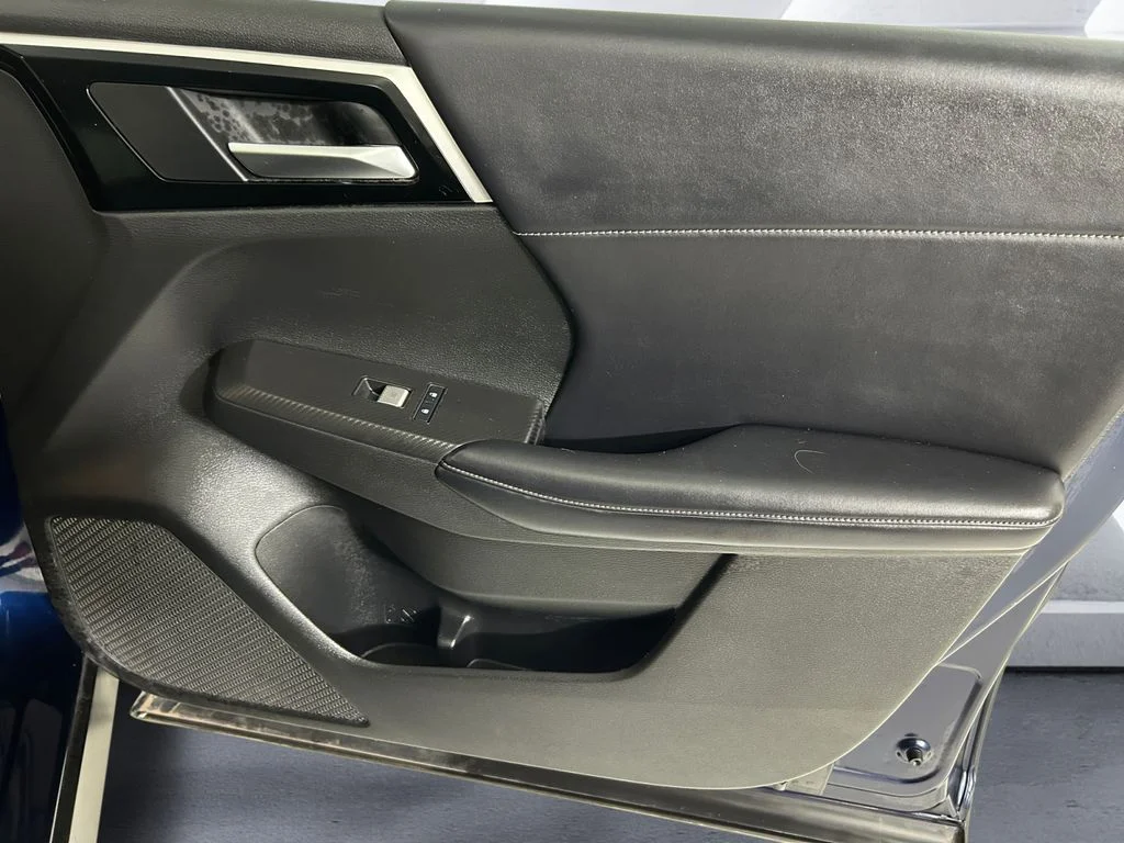Used 2024 Blue Mitsubishi SE image 15