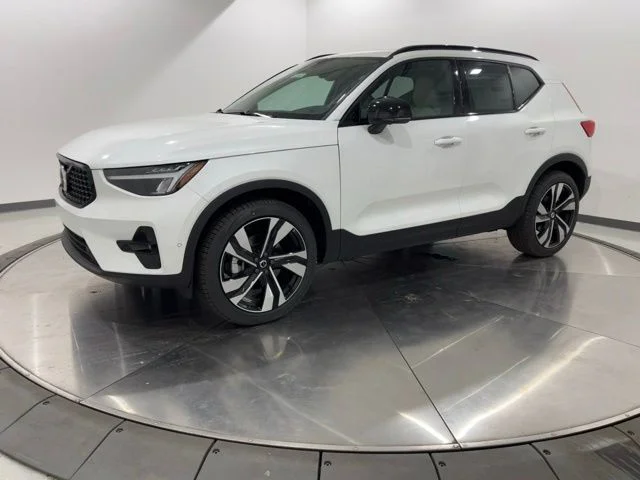 2026 Volvo XC40 B5 Plus