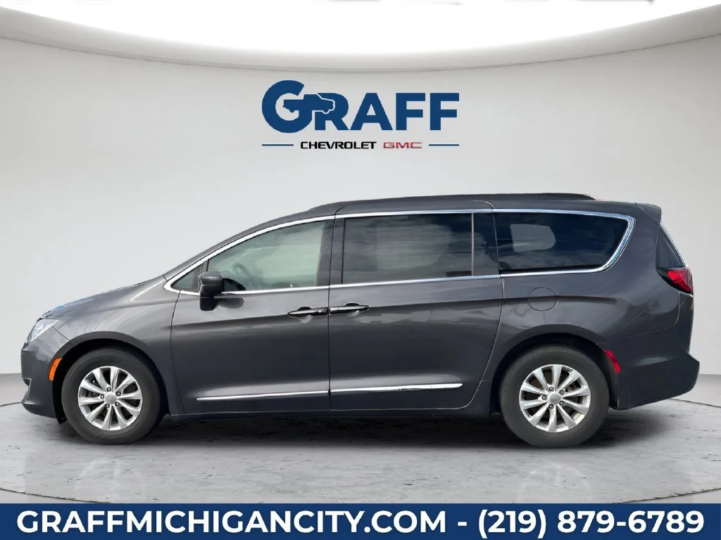 Used 2017 Chrysler Pacifica Touring-L with VIN 2C4RC1BG8HR824103 for sale in Michigan City, IN