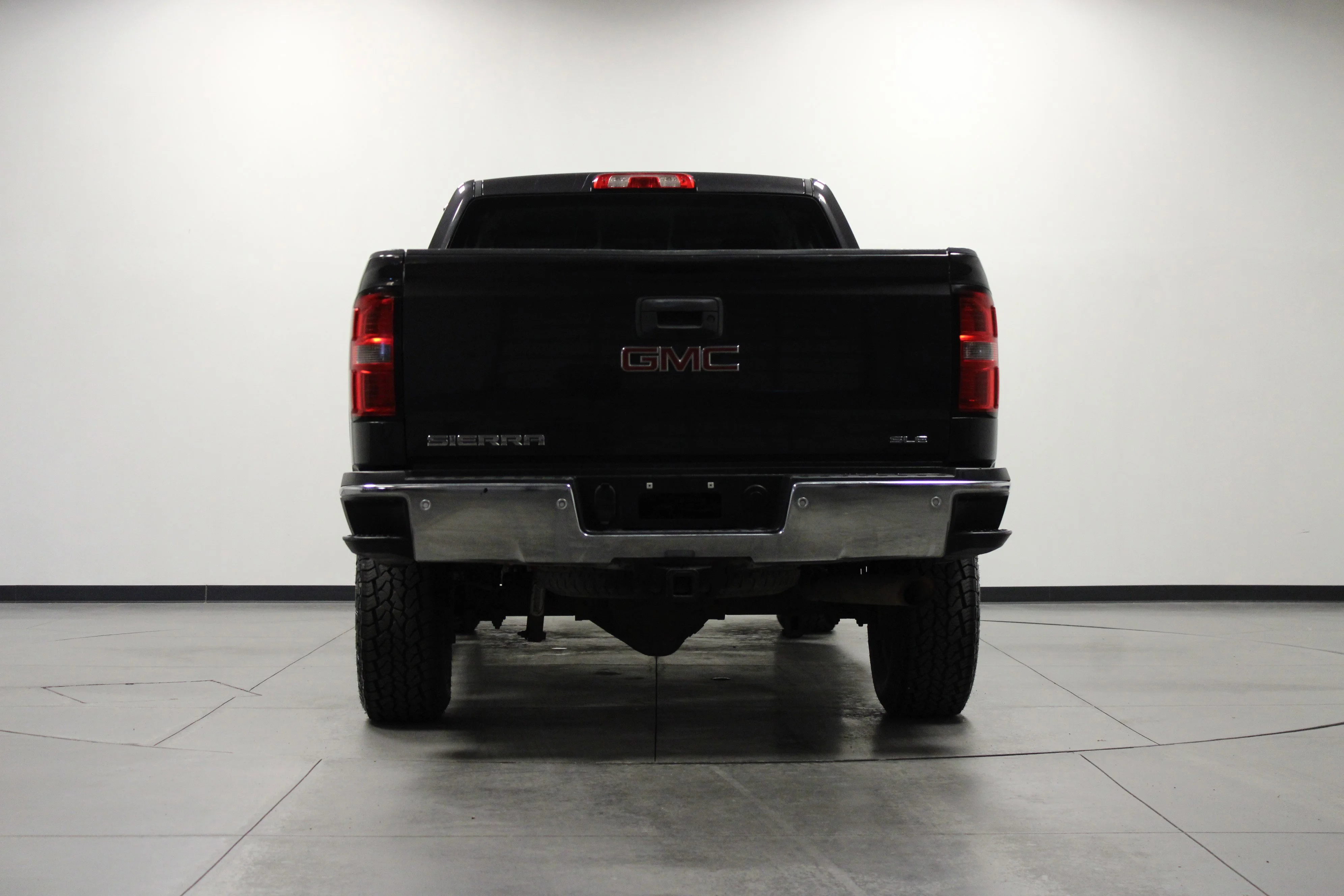 Used 2015 Iridium Metallic GMC SLE image 5