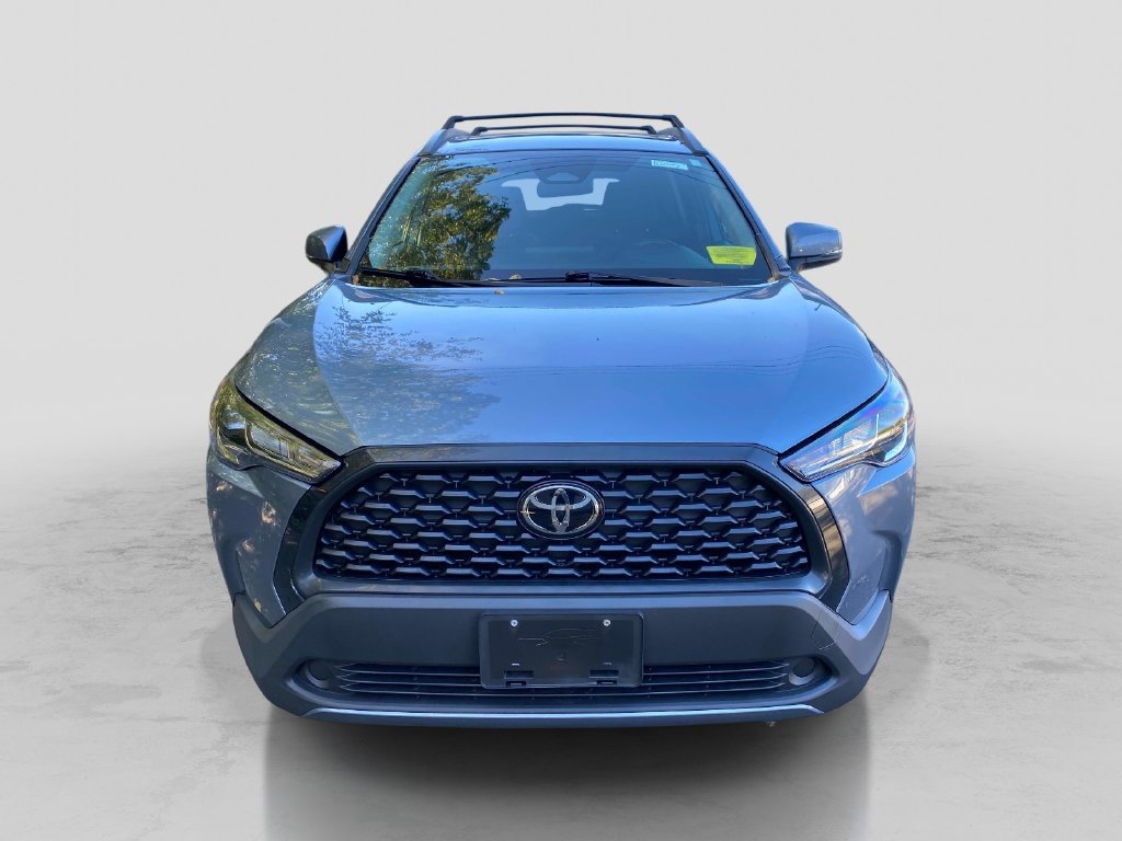 Used 2023  Toyota LE image 11