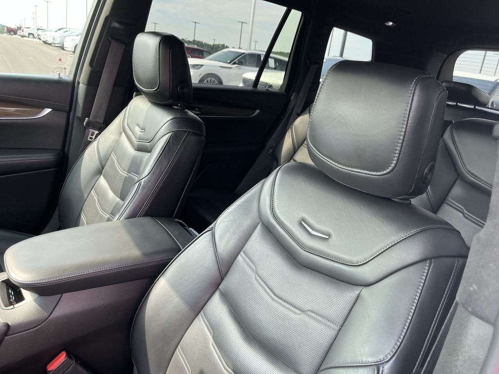 Used 2021 White Cadillac Sport image 11