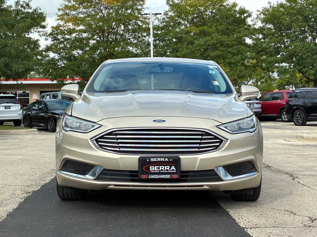 Used 2018 Gold Ford SE image 2