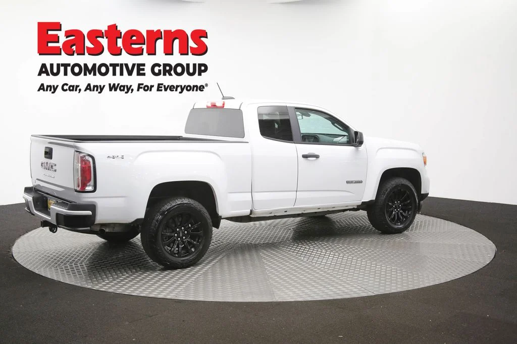 Used 2022 White GMC Elevation Standard image 41