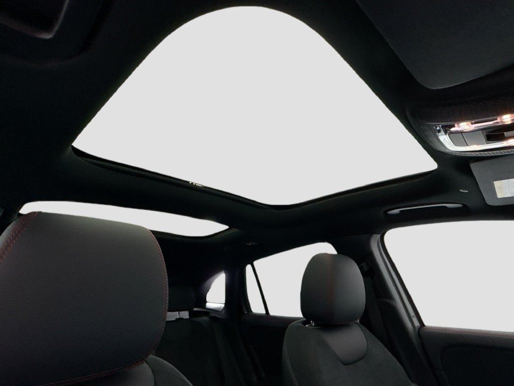 New 2026 Mountain Grey Metallic Mercedes-Benz GLA 250 image 17