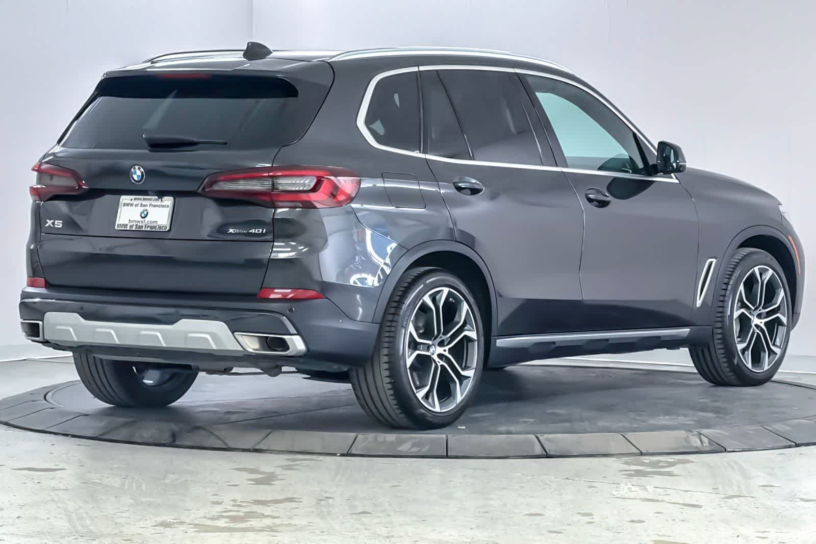 Used 2023 Dark Graphite Metallic BMW xDrive40i image 2