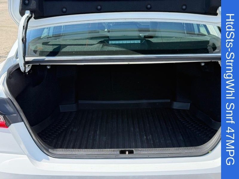 Used 2025 Ice Toyota SE image 9