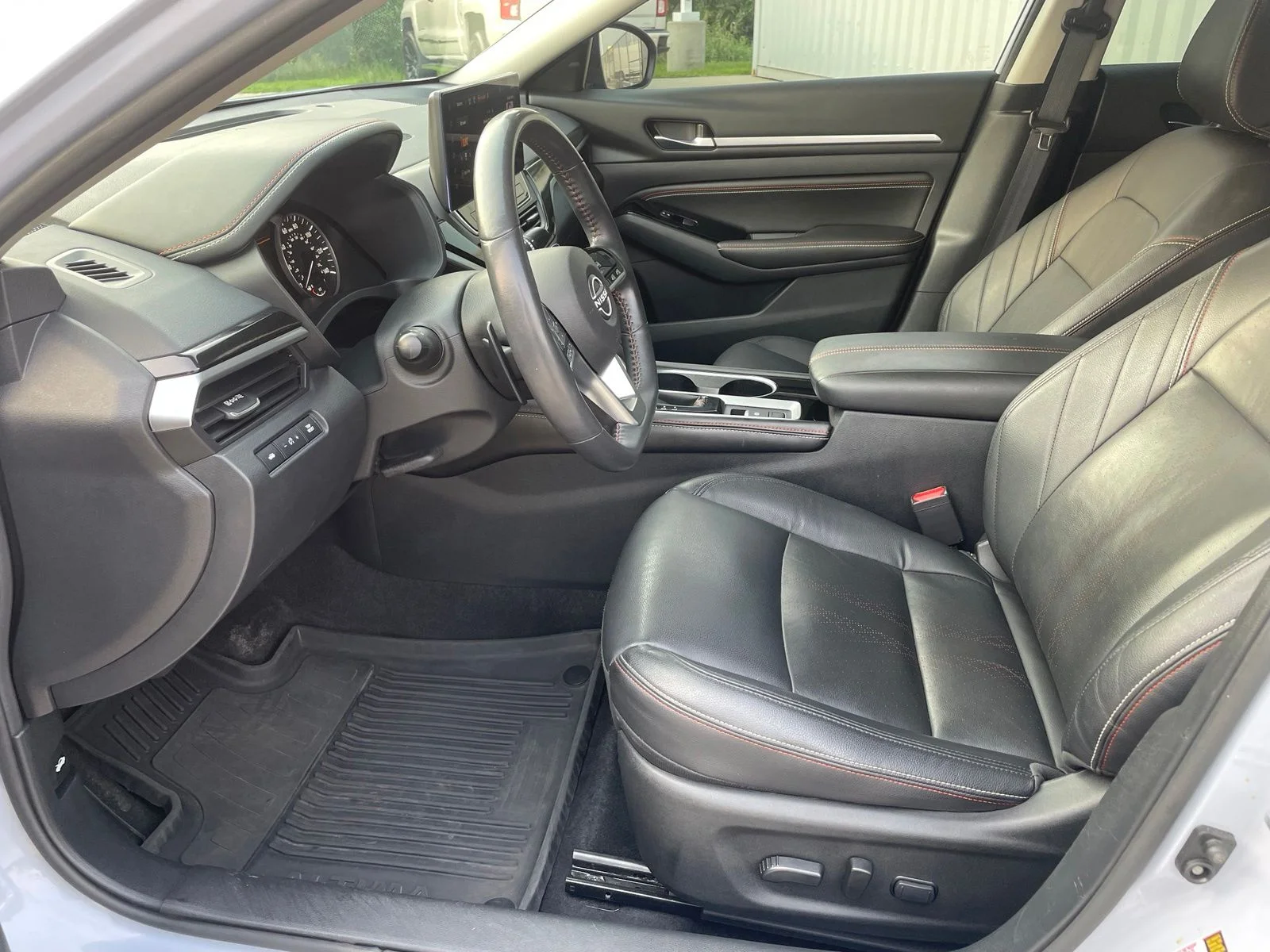 Used 2023 Gray Nissan 2.5 SR image 16