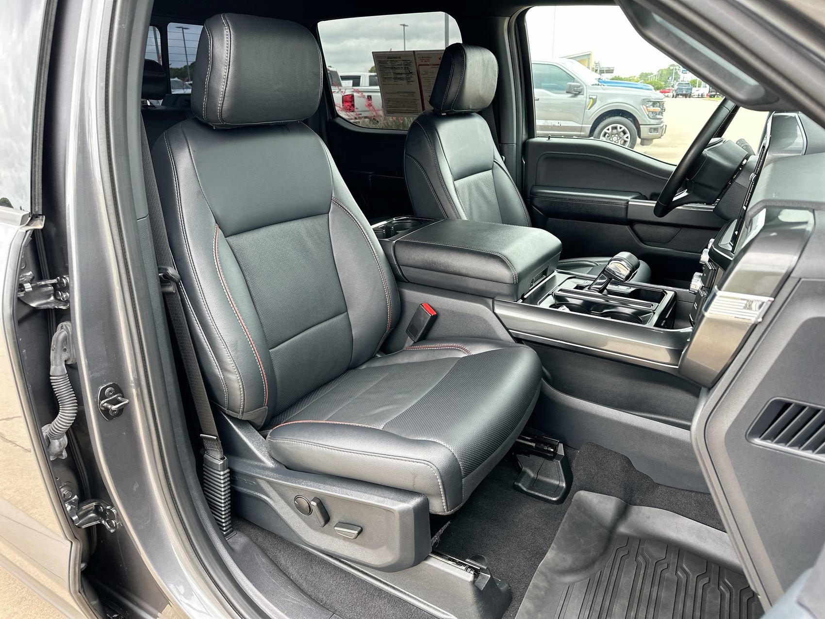 Used 2023 Gray Metallic Ford XLT image 25