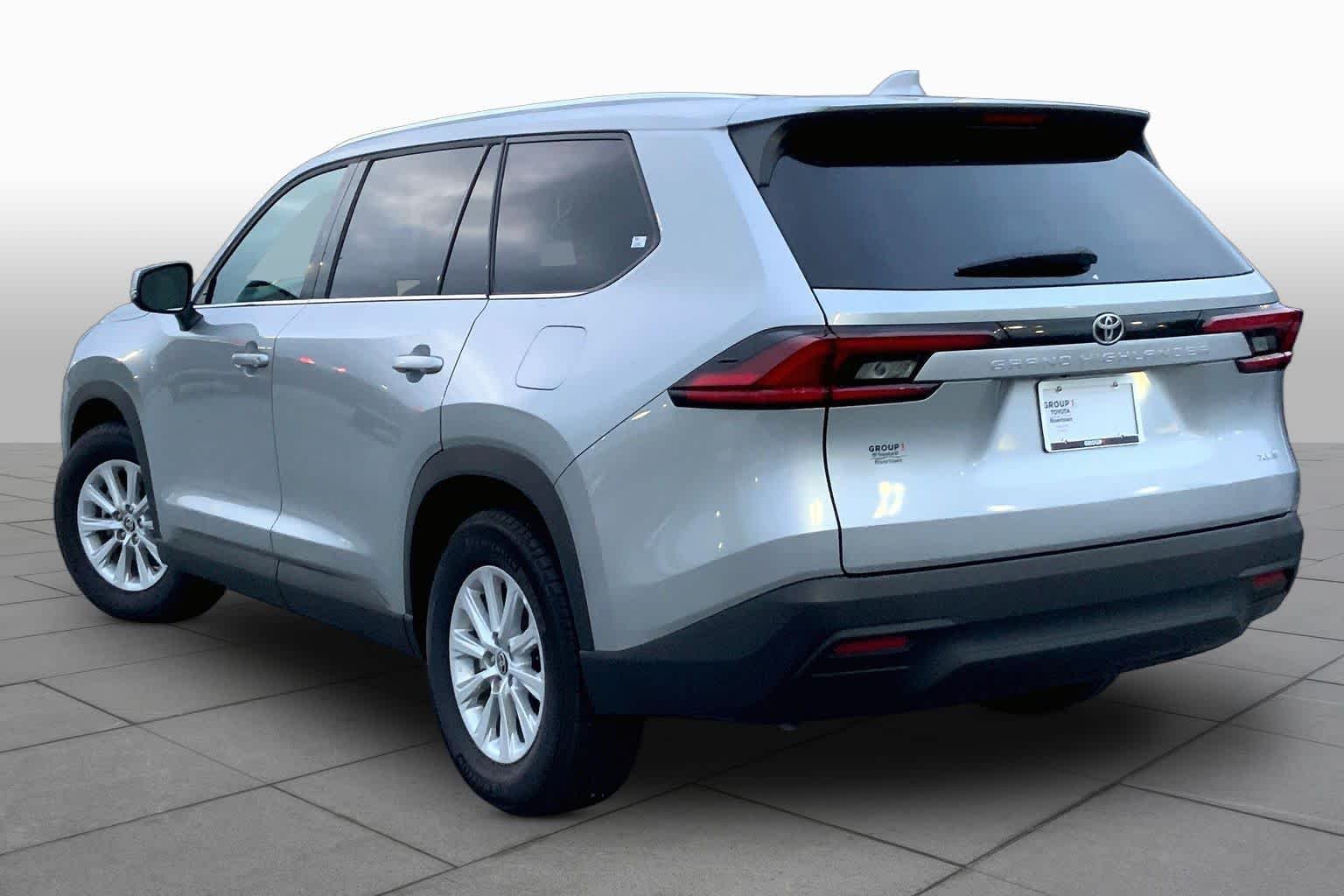 Used 2025 Celestial Silver Metallic Toyota XLE image 13