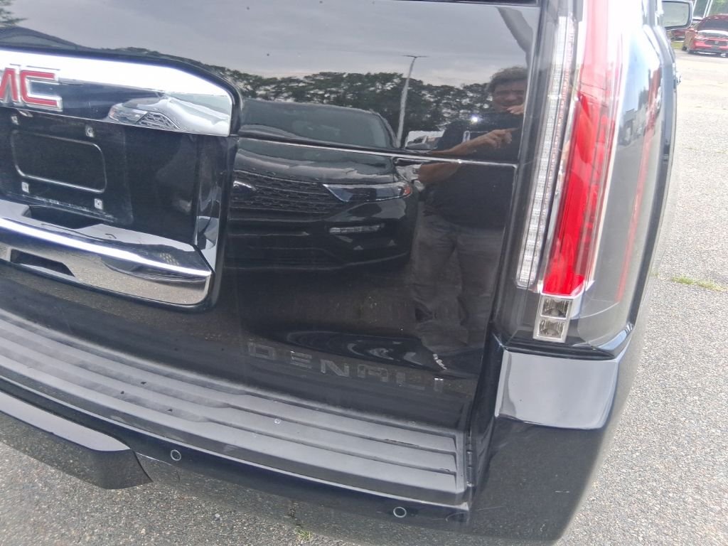 Used 2017 Black GMC SLT image 9