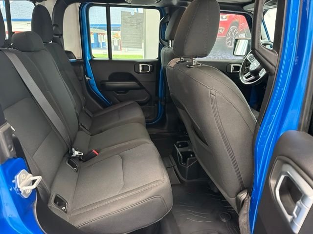 Used 2022 Blue Jeep Overland image 9