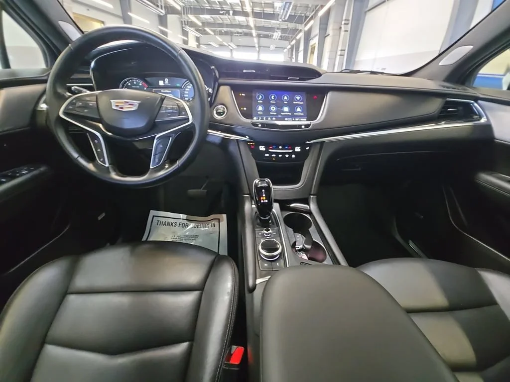 Used 2025 Crystal White Tricoat Cadillac Premium Luxury image 27