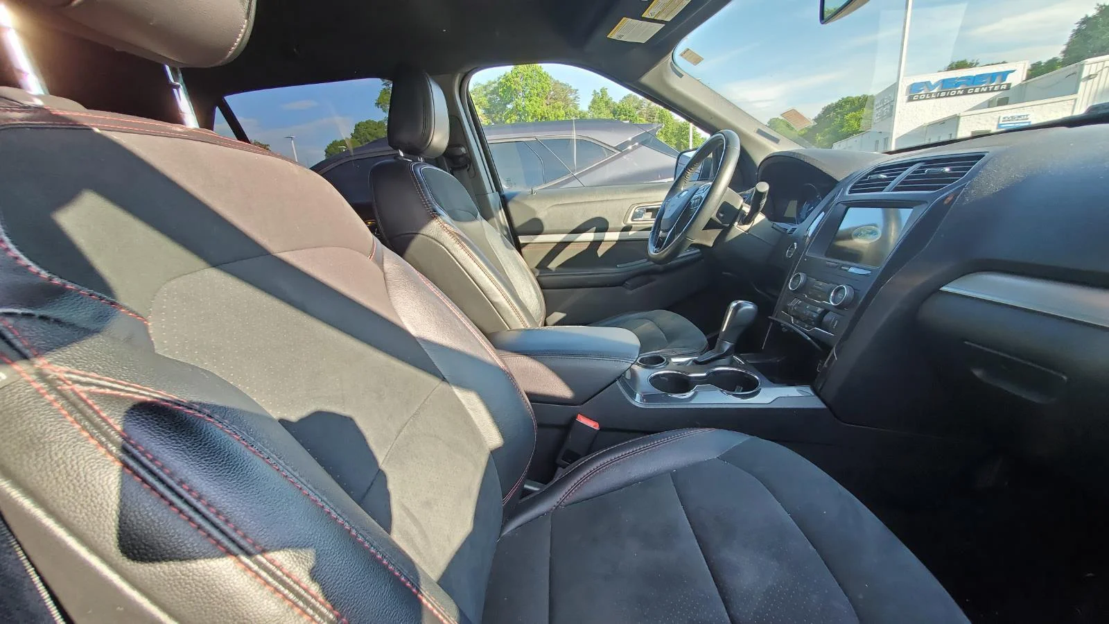 Used 2019 Agate Black Metallic Ford XLT image 4