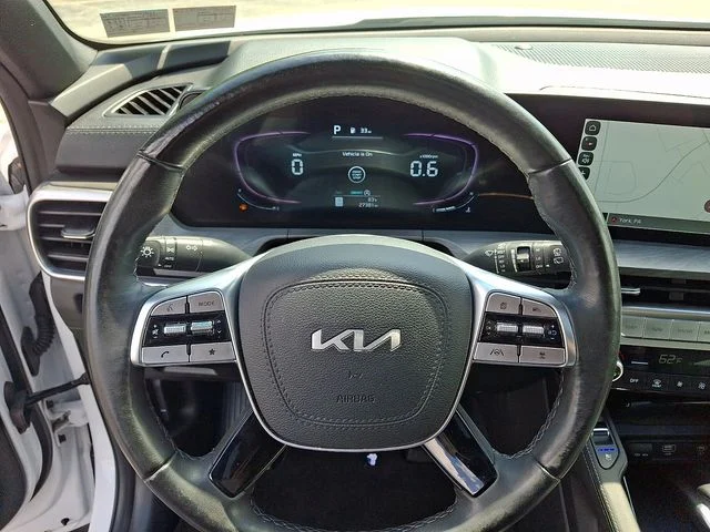Used 2024 White Kia EX X-Line AWD image 19