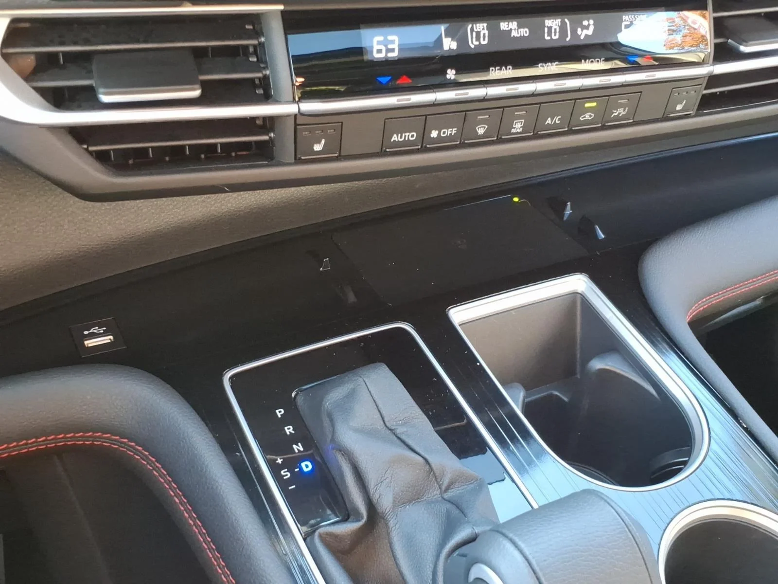Used 2025 Cement Toyota XSE image 20