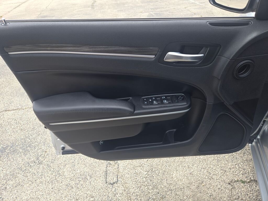 Used 2021 Silver Chrysler Touring image 19