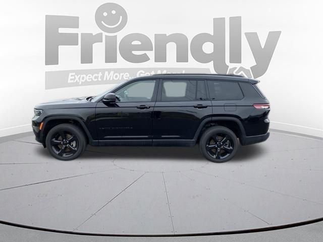 Used 2025 Black Jeep Altitude X image 8