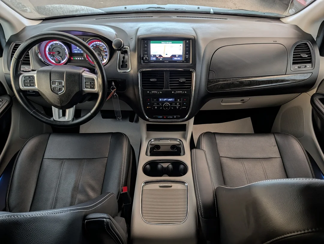 Used 2019 Black Dodge Crew Plus - - FWD - 3.6L V6 - Power Sliding Doors - Power Liftgate - Leather Seat & More! image 26