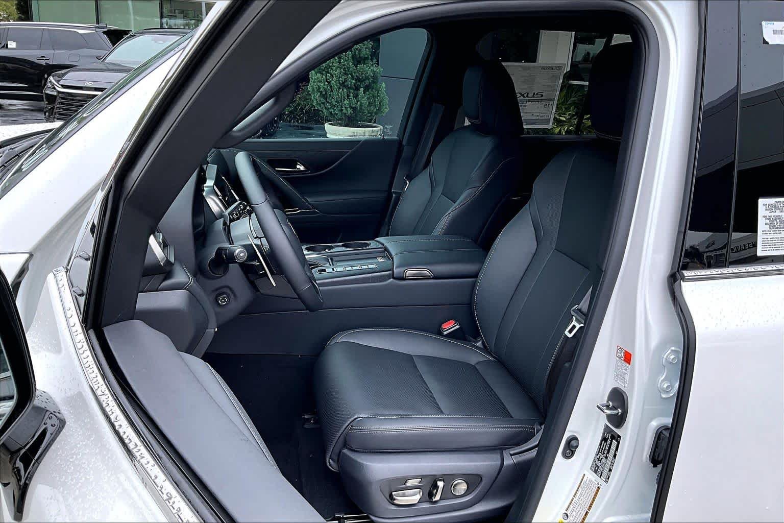 2026 Lexus LX 600 Luxury - Photo 17