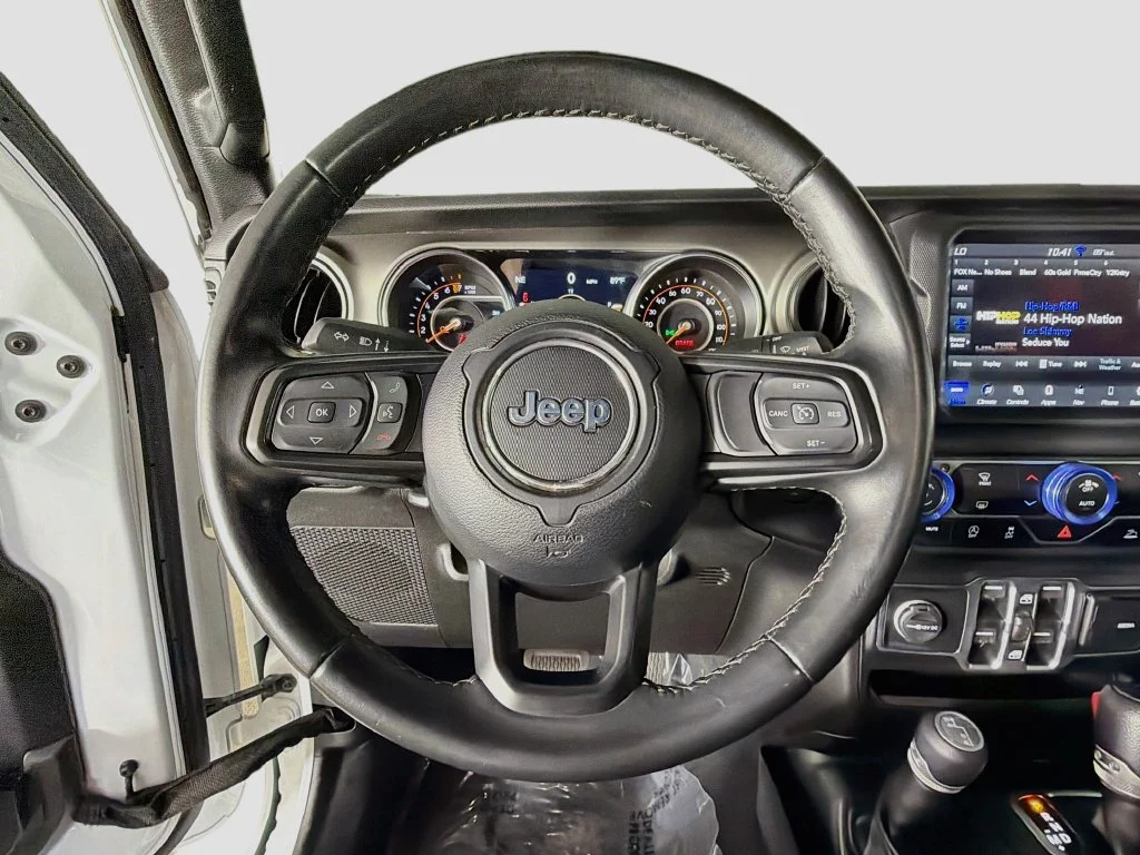 Used 2021 White Jeep Willys image 11