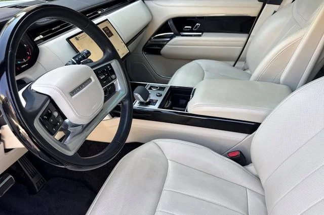 Used 2023 White Land Rover Autobiography image 9