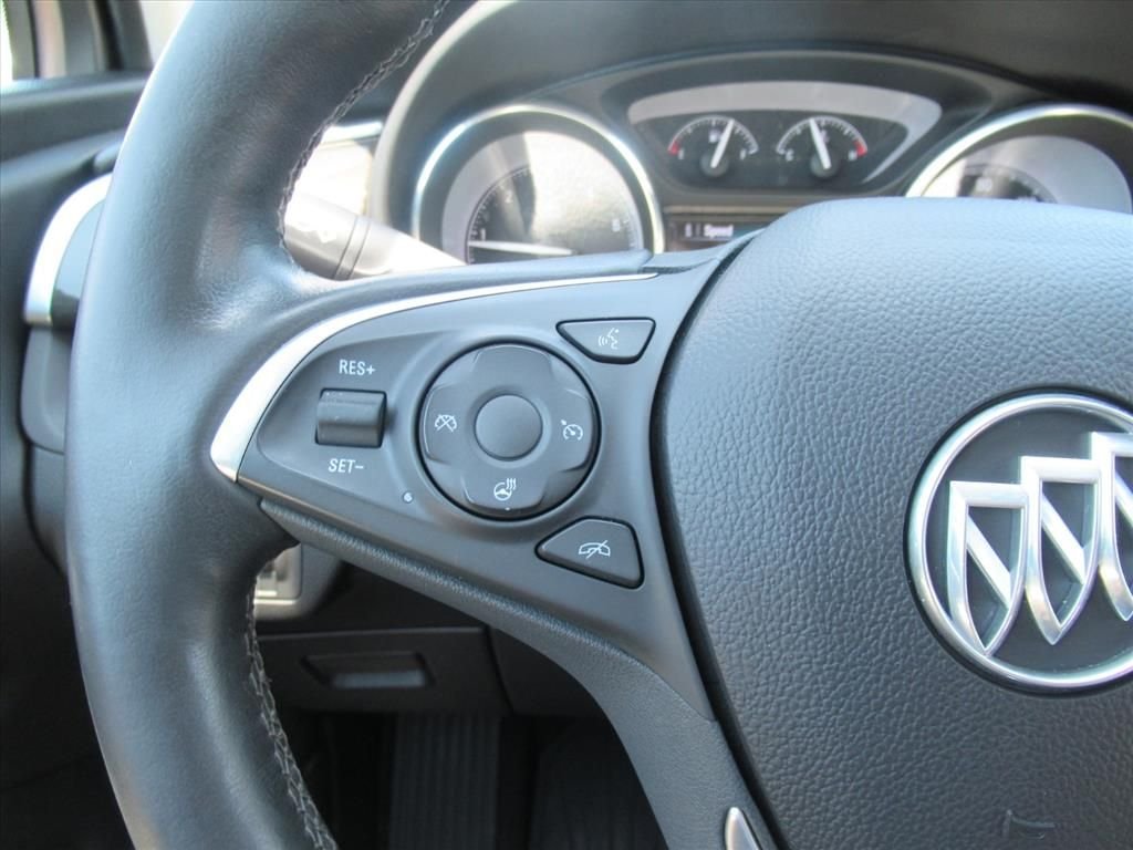 Used 2019 Brown Buick Essence image 21