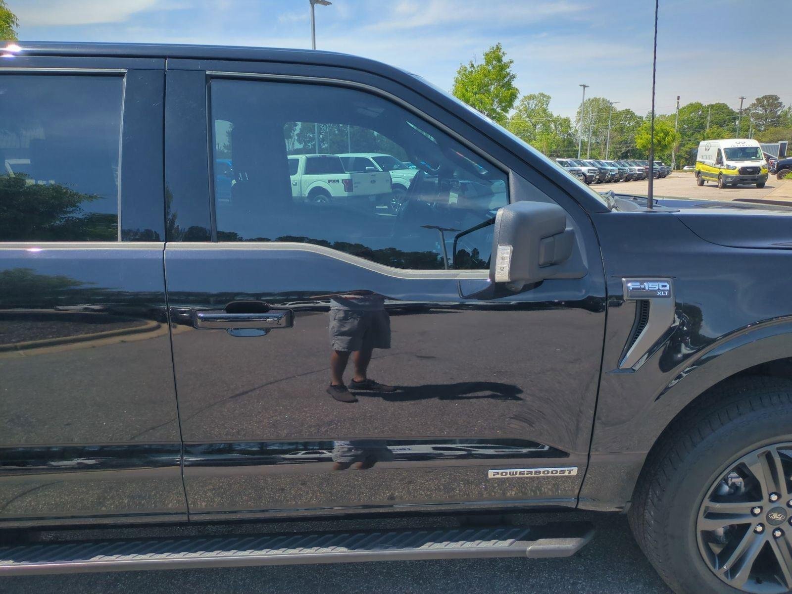 Used 2022 Agate Black Metallic Ford XLT image 36