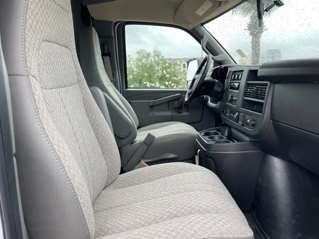 New 2023 Summit White Chevrolet Work Van image 18