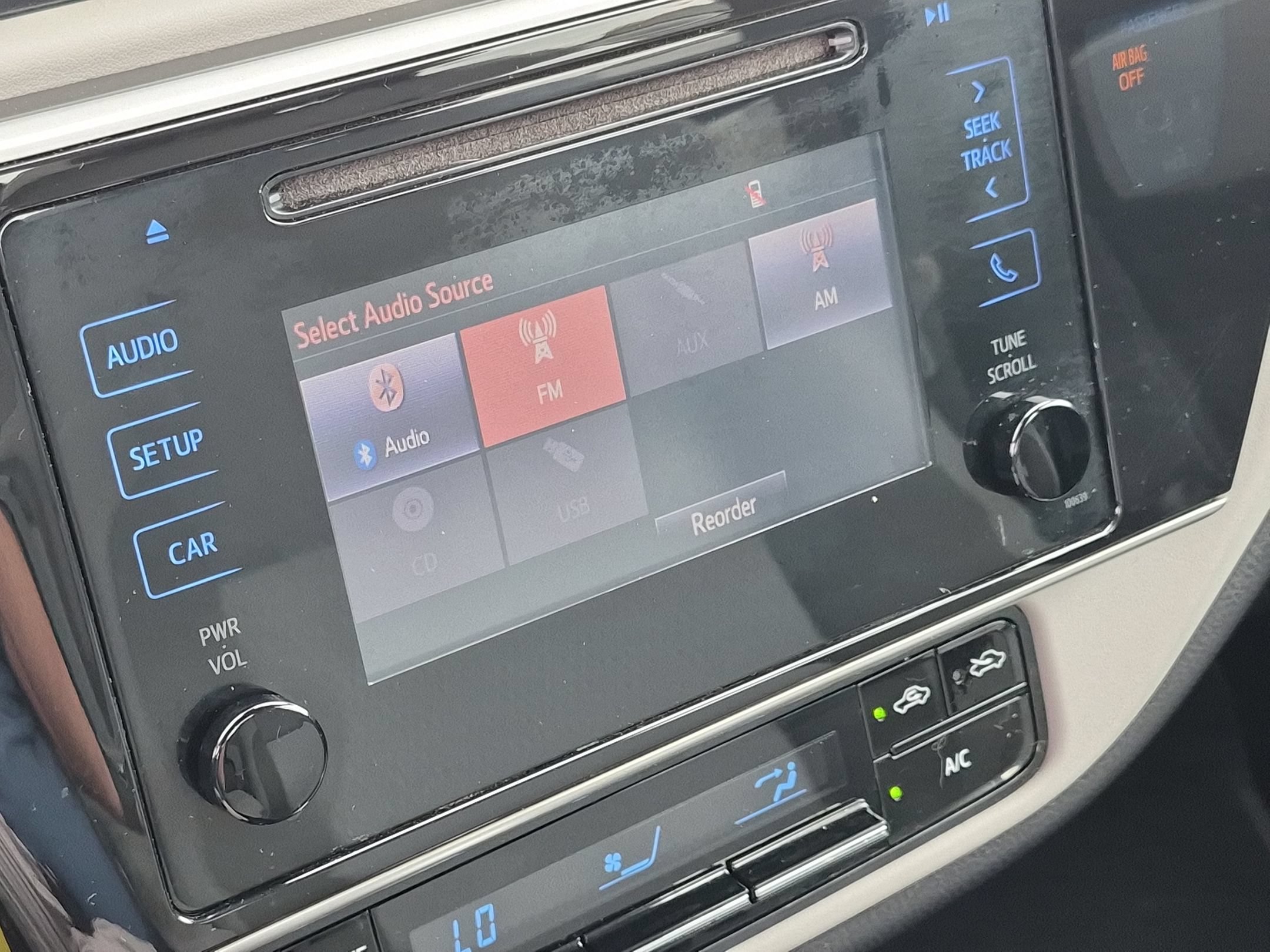 Used 2018  Toyota L image 22