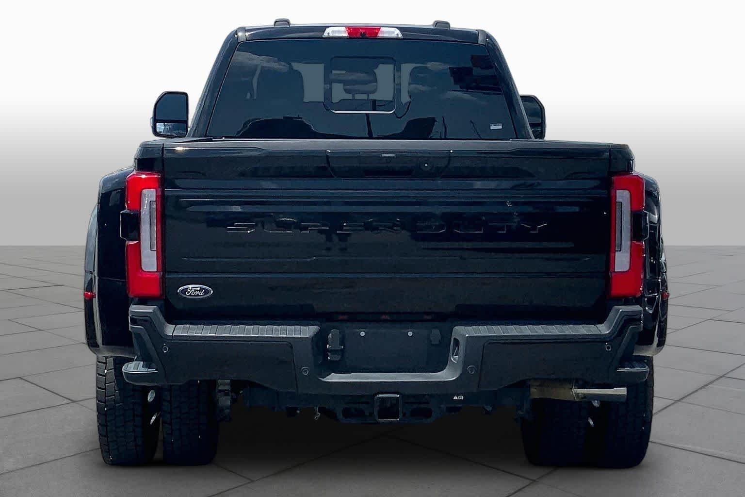 Pre-Owned 2025 Ford F-450 Platinum