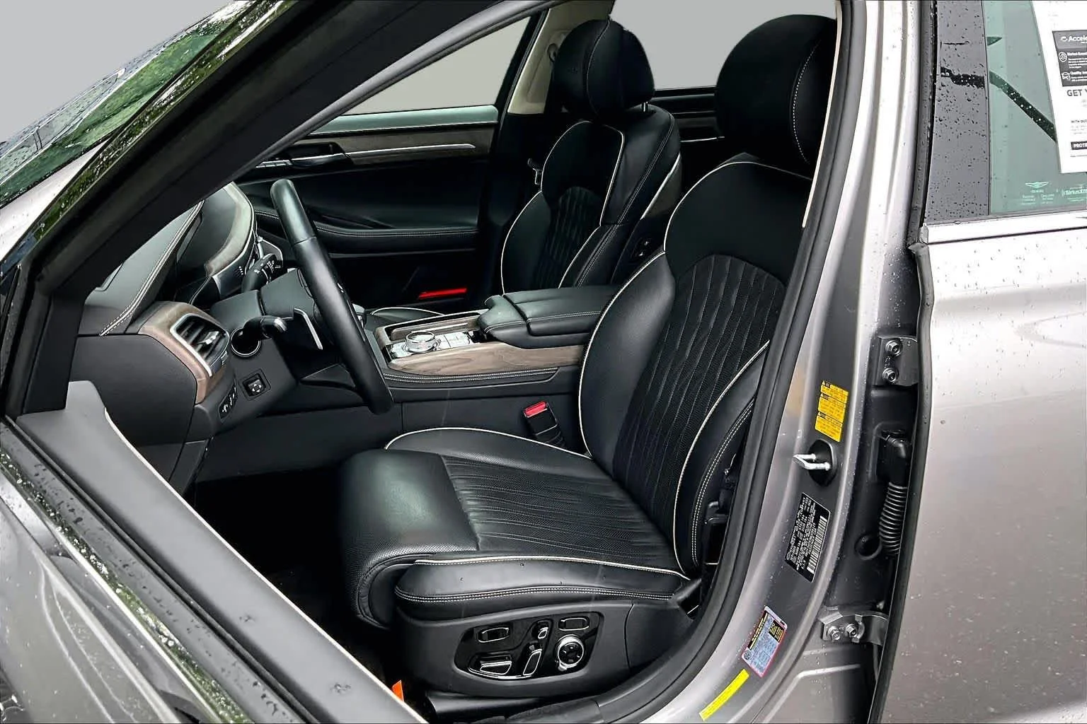 Used 2021 Savile Silver Genesis 3.3T Premium image 9