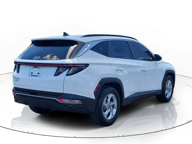 Used 2023 White Hyundai SEL image 5