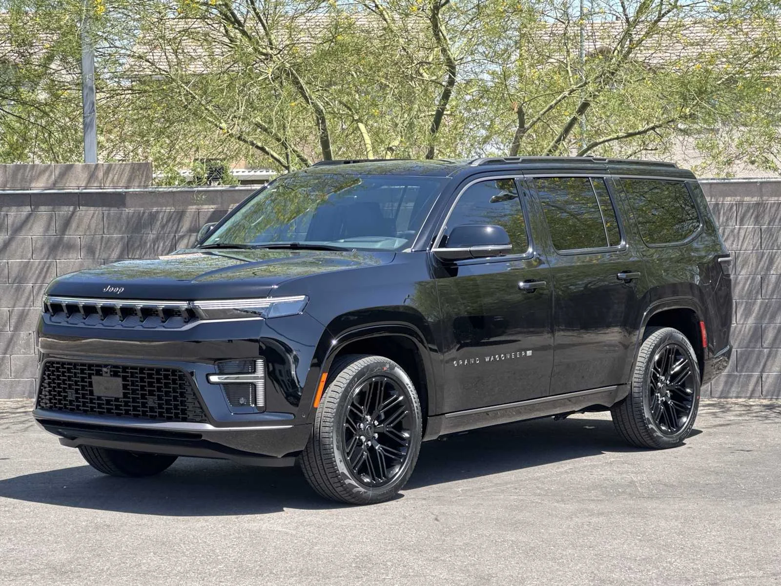 New 2026 High Gloss Black Exterior Paint Jeep Limited Reserve image 4