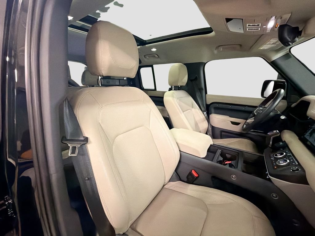Used 2023 Black Land Rover S image 29